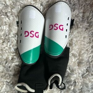 DSG M Shinguards